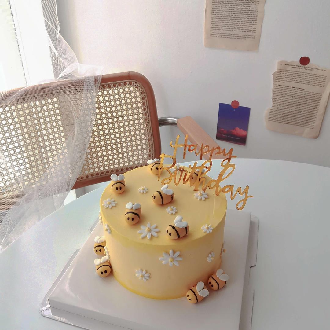 Bees & Daisy