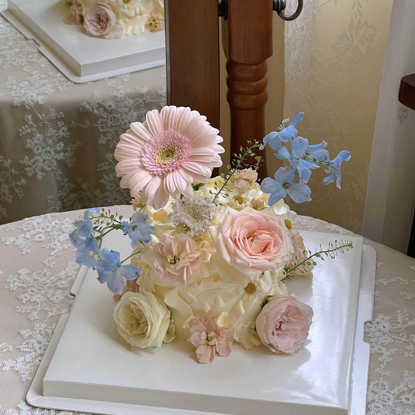 The Vintage Piping Flower