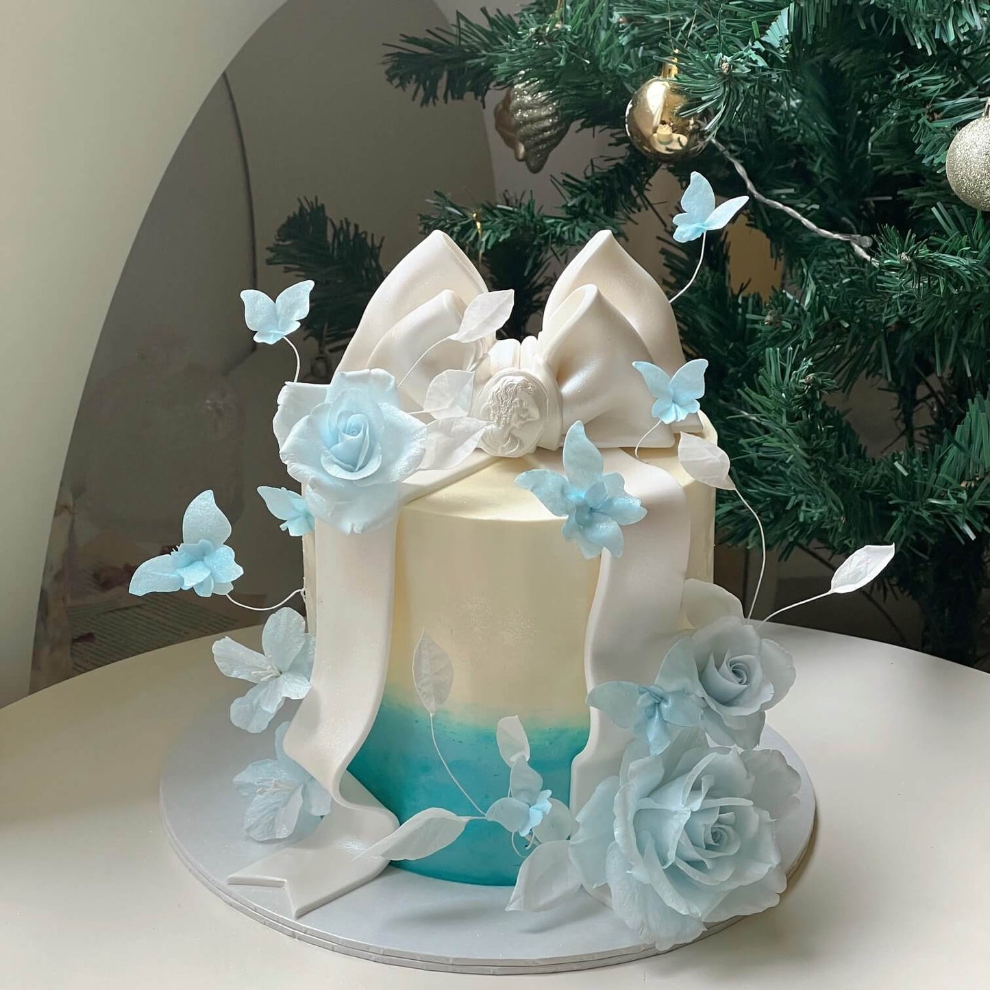 Ribbon & Wafer Roses
