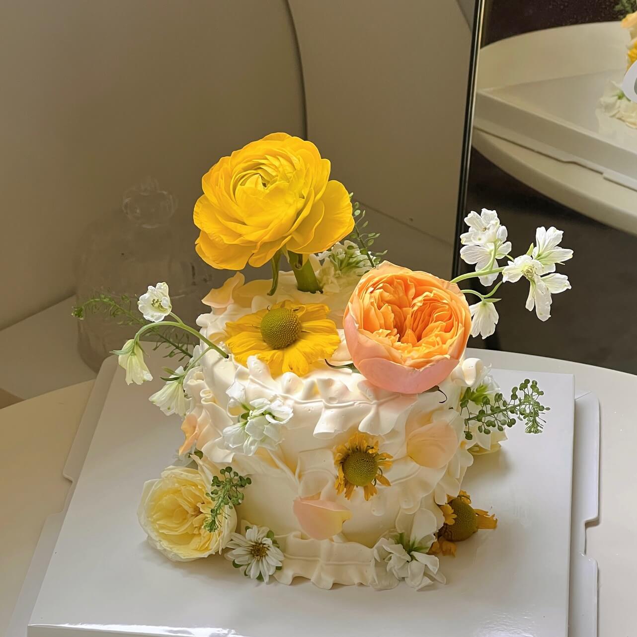 The Vintage Piping Flower