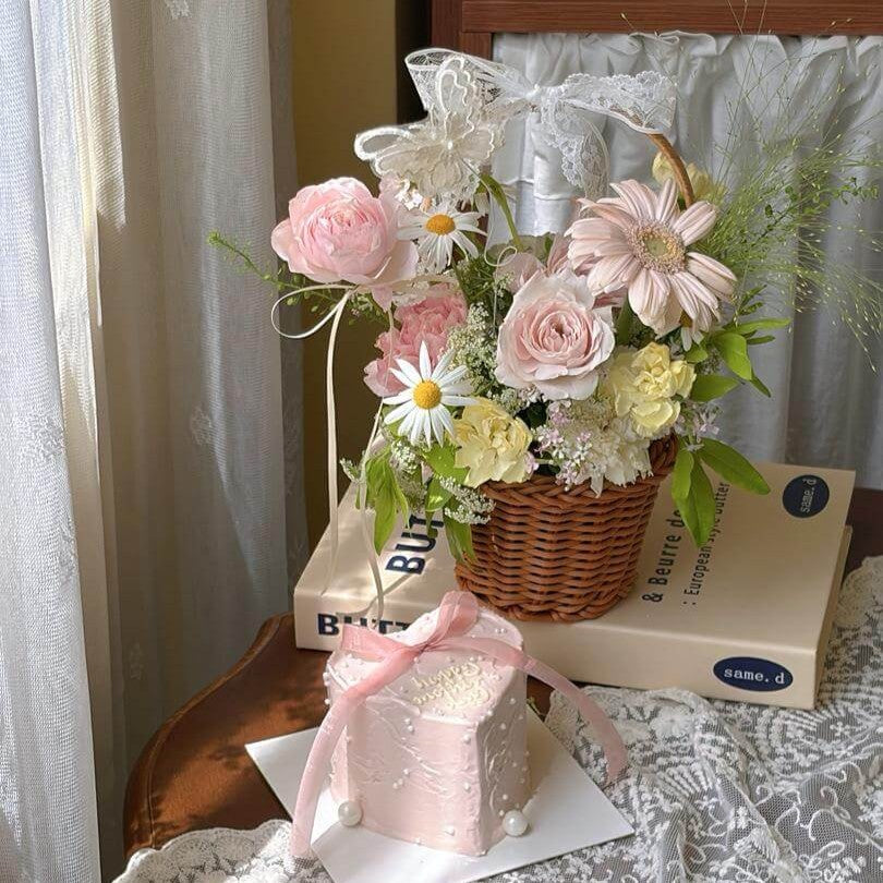 Mini Cake + Flower Basket